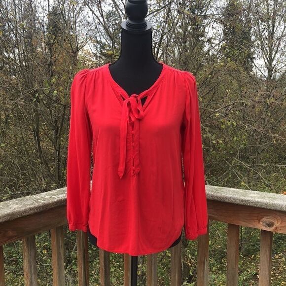 Levi’s host pick ⭐️ Red Long Sleeve Blouse - Picture 1 of 10